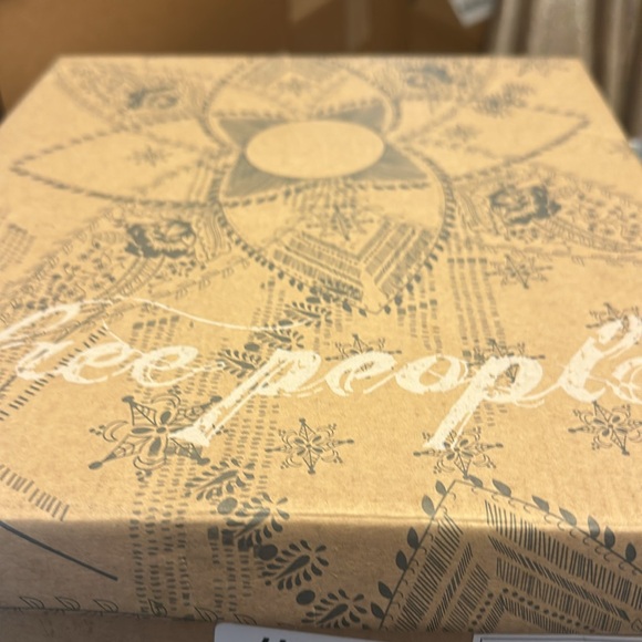 #284❤️/385❤️ BRAND NEW IN BOX FREE PEOPLE EMBROIDERED BOWERS ANKLE BOOTS - Picture 8 of 11